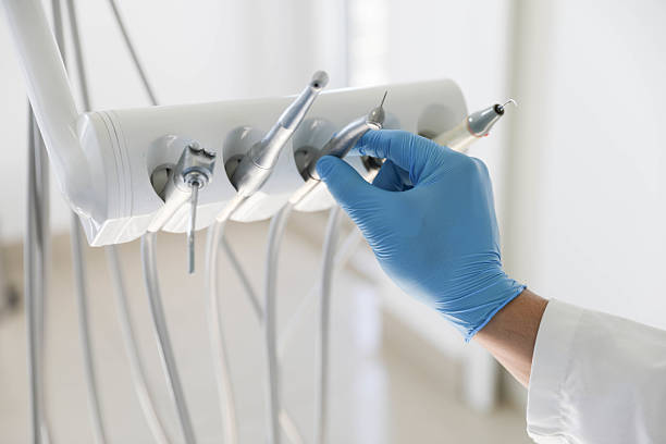 Professional Emergency Dentist technician working in Oxnard, CA